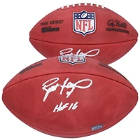 Ballon de football américain Wilson Duke en couleur, autographié par Brett Favre (Green Bay Packers), avec inscription « HOF 16 ».