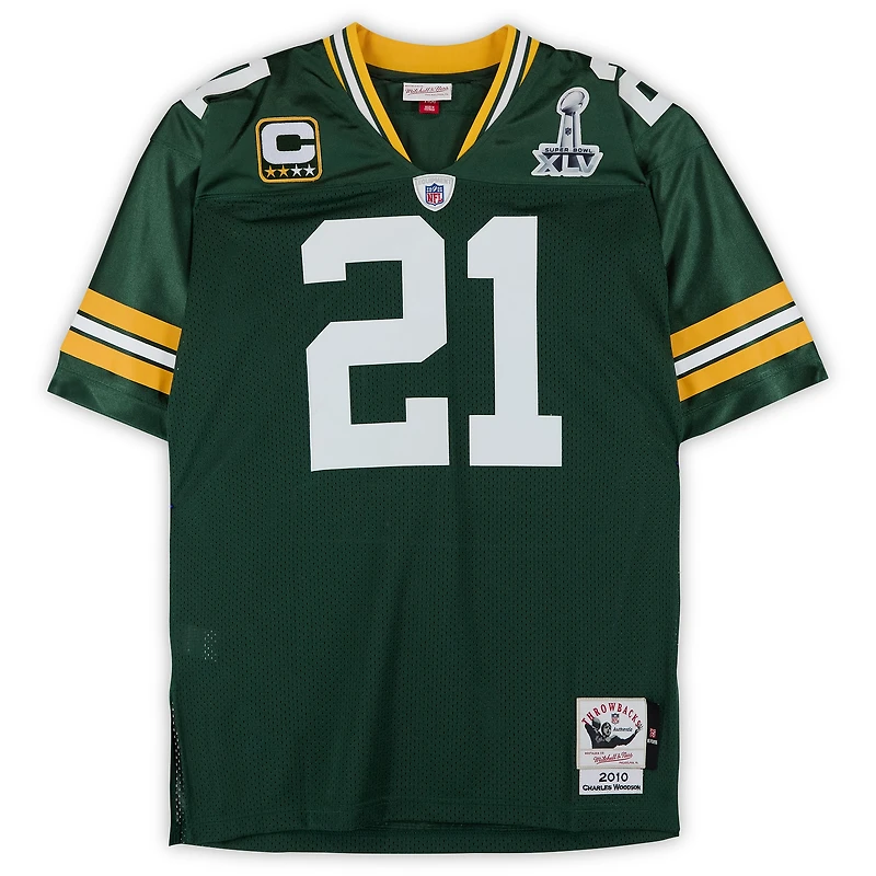 Maillot authentique Mitchell & Ness vert autographié par Charles Woodson des Green Bay Packers, avec inscription « SB XLV Champ ».