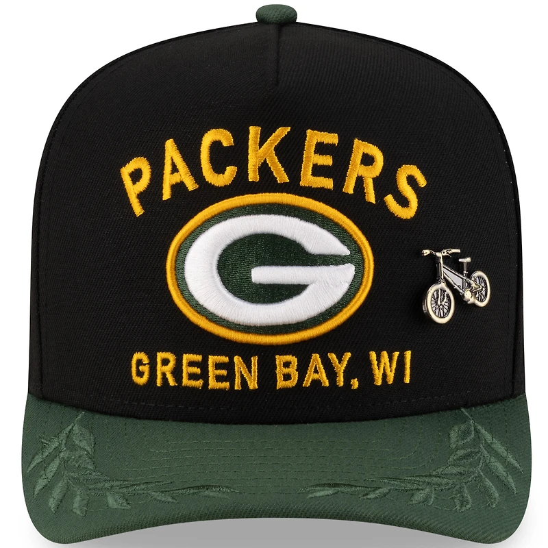 Casquette ajustée New Era 59FIFTY noire/verte pour homme, édition 2025 de la NFL, des Packers Green Bay, sur scène