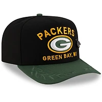 Casquette ajustée New Era 59FIFTY noire/verte pour homme, édition 2025 de la NFL, des Packers Green Bay, sur scène