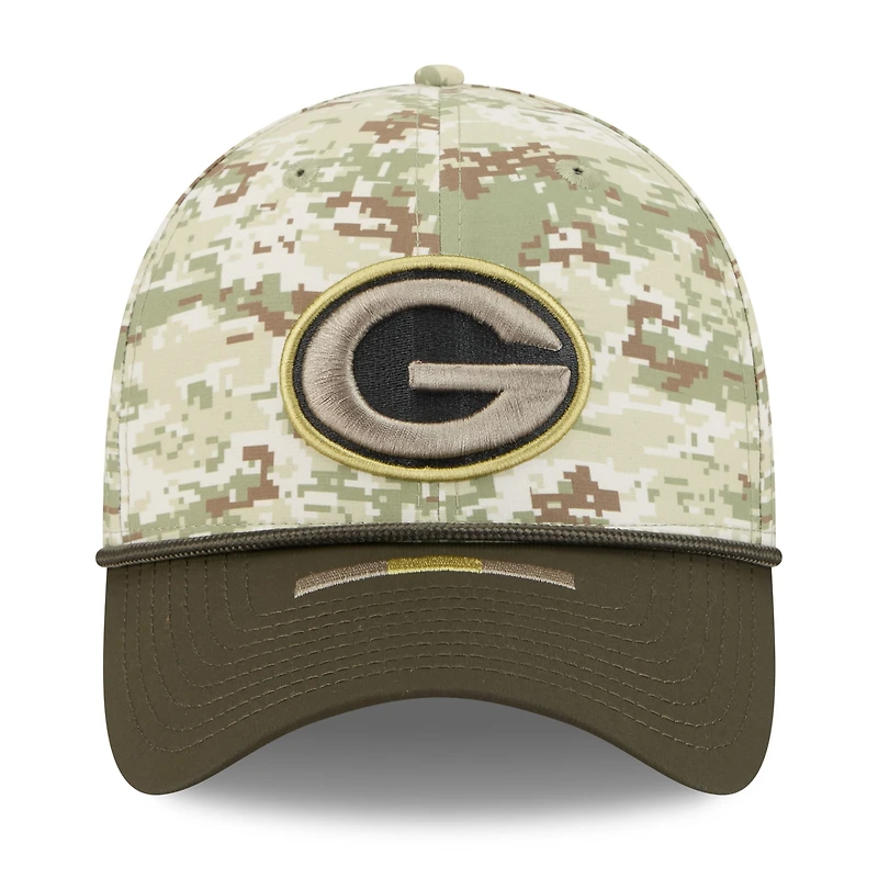 Casquette New Era 39THIRTY Flex camouflage/vert foncé Green Bay Packers 2025 Salute to Service pour homme