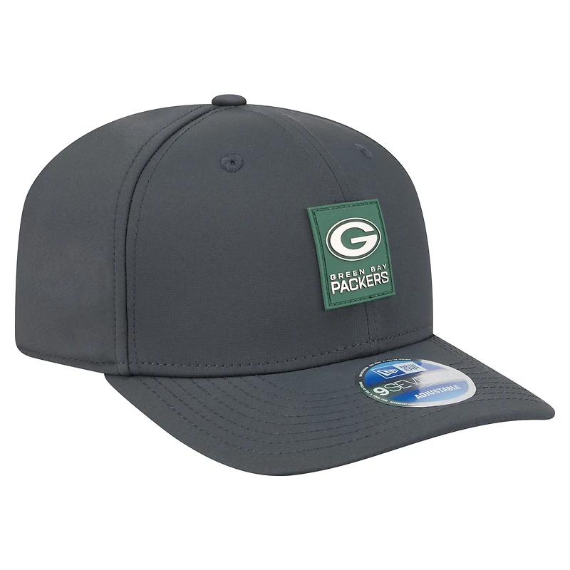 Casquette ajustable New Era Green Bay Packers 2025 Sideline pour homme, couleur anthracite, modèle 9SEVENTY.
