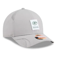 Casquette ajustable New Era grise Green Bay Packers 2025 Sideline M-Crown 9FORTY pour homme