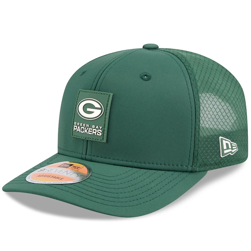 Casquette camionneur ajustable 9SEVENTY Sideline 2025 des Packers de Green Bay pour homme de New Era