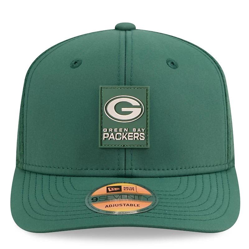 Men's New Era  Green Green Bay Packers 2025 Sideline 9SEVENTY Adjustable Trucker Hat