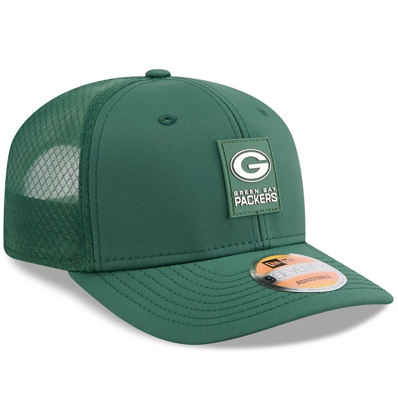 Men's New Era  Green Green Bay Packers 2025 Sideline 9SEVENTY Adjustable Trucker Hat