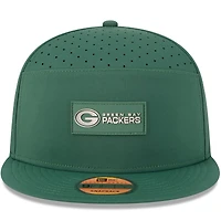 Men's New Era Green Green Bay Packers 2025 Sideline Split Panel 9FIFTY Snapback Hat