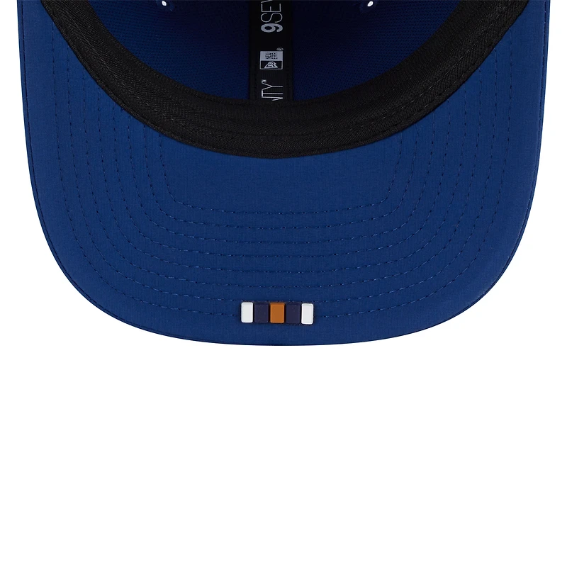 Casquette ajustable New Era 9SEVENTY Trucker bleu marine des Green Bay Packers 2025 Sideline pour homme