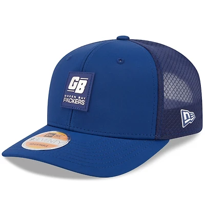 Casquette ajustable New Era 9SEVENTY Trucker bleu marine des Green Bay Packers 2025 Sideline pour homme