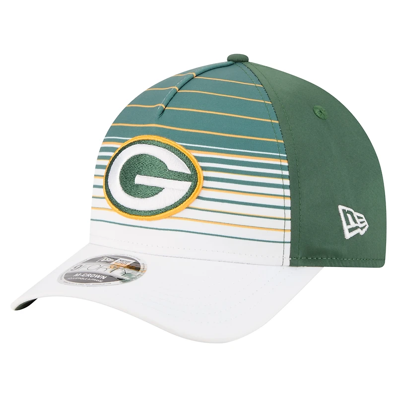 Casquette ajustable New Era 9FORTY M-Crown A-Frame blanche/verte pour homme, motif dégradé Adventure des Green Bay Packers