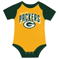 Newborn & Infant Green Bay Packers Dynamic Duo Bodysuit, Bib Knit Hat Set