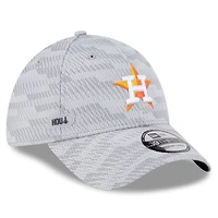 Men's New Era Gray Houston Astros 2025 MLB Clubhouse 39THIRTY Flex Hat