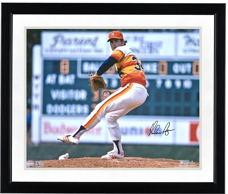 Maillot arc-en-ciel autographié de Nolan Ryan, lanceur des Astros de Houston (16 po x 20 po).