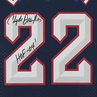 Maillot réplique autographié par Clyde Drexler des Houston Rockets de la marine Mitchell & Ness 1995-96 avec inscription « HOF 04 »