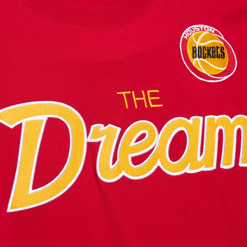 T-shirt surnom premium rouge Houston Rockets Mitchell & Ness Hakeem Olajuwon pour hommes