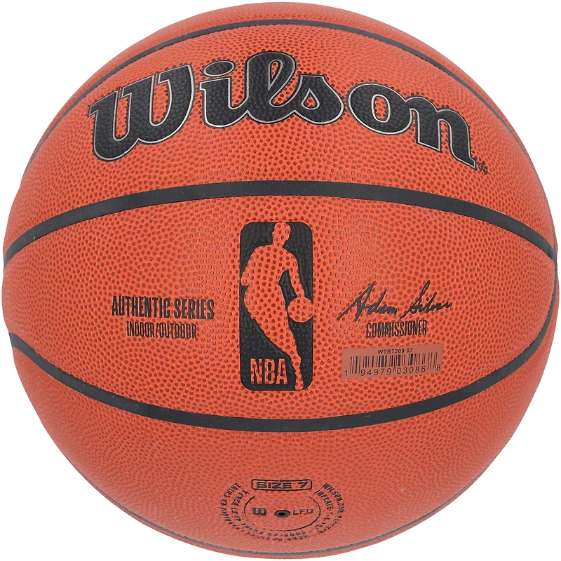 Ballon de basket-ball d'intérieur/extérieur Wilson Authentic Series autographié par Tracy McGrady avec inscription « HOF 17 »