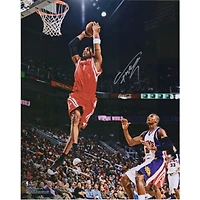 Photographie autographiée de 16" x 20" de Tracy McGrady, dunk à deux mains contre les Phoenix Suns, Houston Rockets