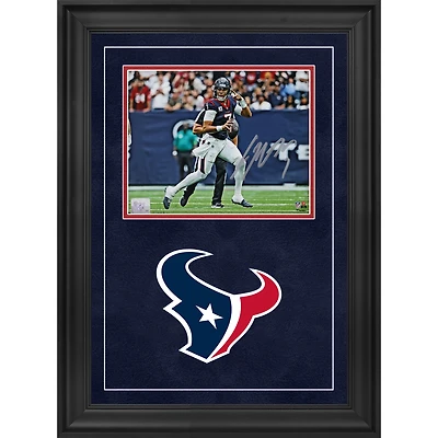 Photographie encadrée de luxe autographiée de C.J. Stroud des Texans de Houston 8" x 10" pointant vers le bas du terrain