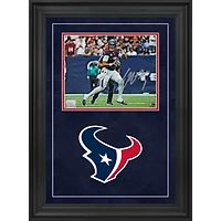 Photographie encadrée de luxe autographiée de C.J. Stroud des Texans de Houston 8" x 10" pointant vers le bas du terrain