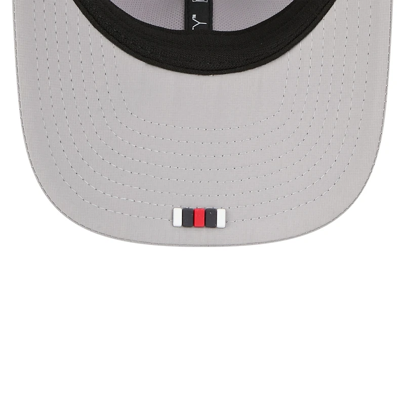 Casquette camionneur ajustable New Era grise Houston Texans 2025 Sideline H-Town 9SEVENTY pour homme