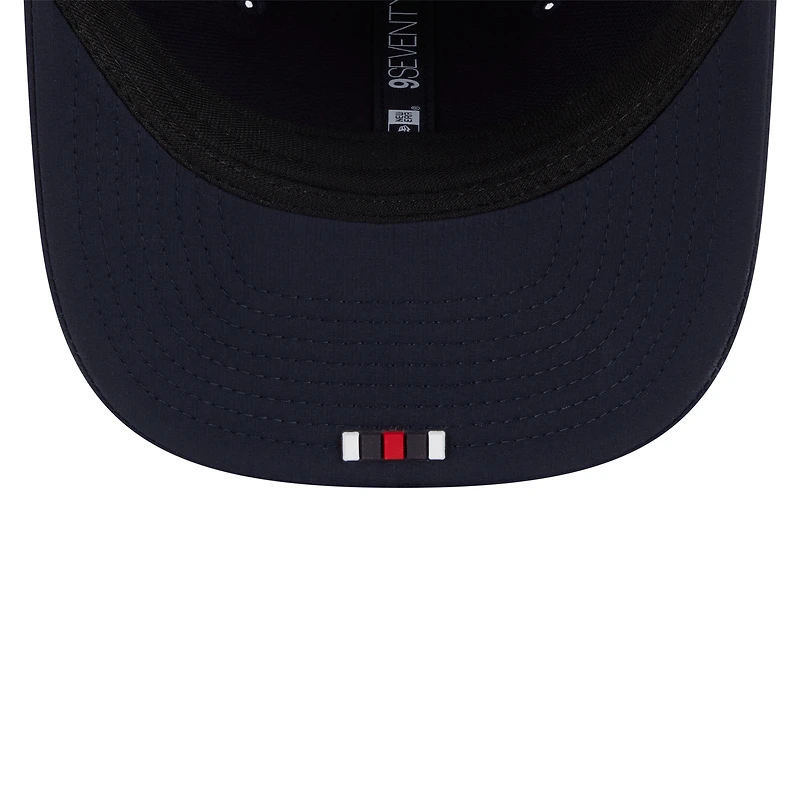 Casquette ajustable New Era 9SEVENTY Trucker bleu marine des Houston Texans 2025 pour homme