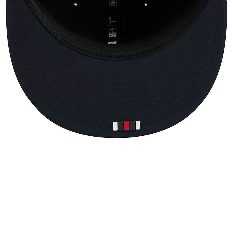 Casquette ajustée New Era 59FIFTY bleu marine Houston Texans 2025 Sideline H-Town pour homme