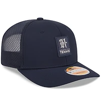 Casquette ajustable New Era bleu marine Houston Texans 2025 Sideline H-Town 9SEVENTY Trucker pour homme