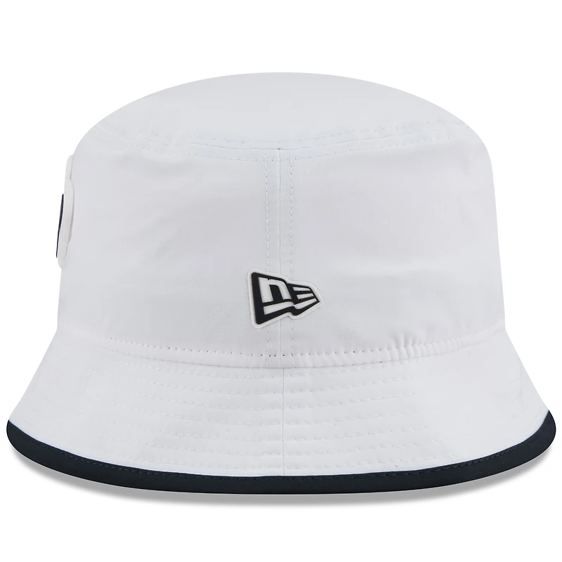 Bob New Era extensible blanche pour homme, Houston Texans, camp d'entraînement NFL 2025
