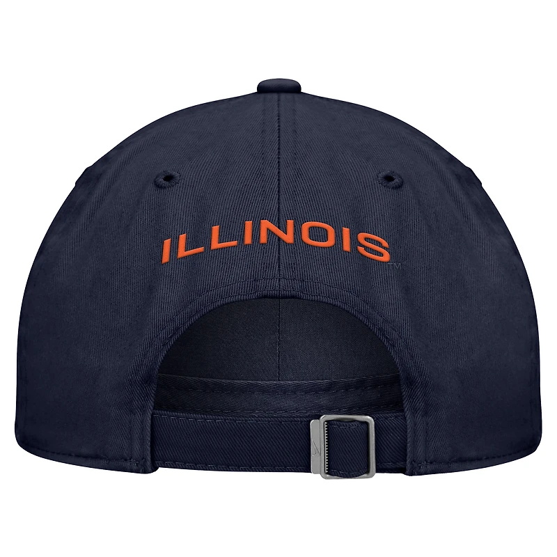 Casquette ajustable Nike bleu marine Illinois Fighting Illini 2026 Sideline Club pour homme
