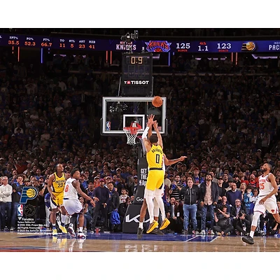 Tyrese Haliburton, joueur non signé des Indiana Pacers lors du match 1 de la finale Conférence Est 2025 contre les New York Knicks, photo tir à égalité