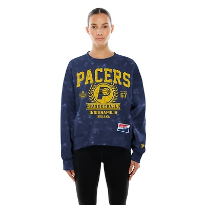 Sweat-shirt à col rond New Era bleu marine Indiana Pacers Throwback Collection pour femme, délavé l'eau minérale