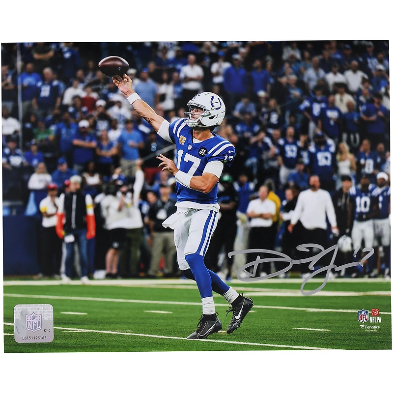 Photo de lancer autographiée de Daniel Jones (Indianapolis Colts), 8" x 10",