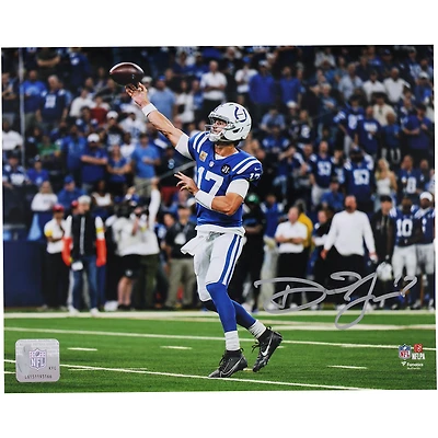 Photo de lancer autographiée de Daniel Jones (Indianapolis Colts), 8" x 10",