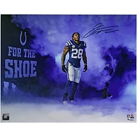 Photographie autographiée de Jonathan Taylor des Indianapolis Colts, entrée en fumée, 16" x 20"