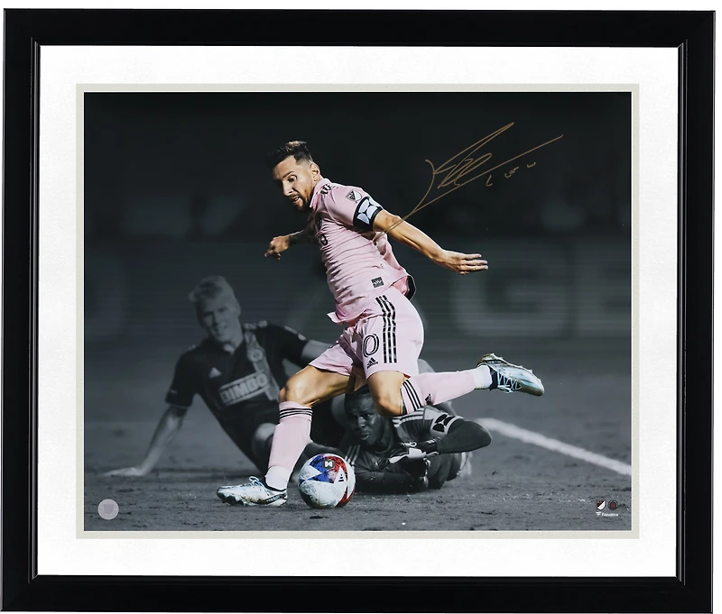 Lionel Messi Inter Miami CF Autographed 16" x 20" Pink Jersey Dribbling Spotlight Photograph - Icons