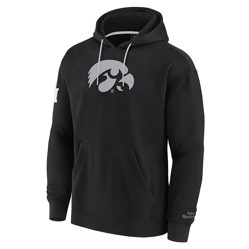 Men's Fanatics Black Iowa Hawkeyes Elements Pace Pullover Hoodie