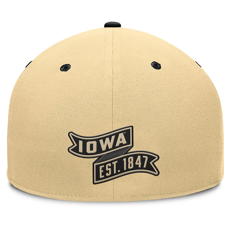 Casquette ajustée Fanatics kaki/noir pour homme Iowa Hawkeyes Balance