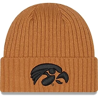 Bonnet en tricot à revers classique Iowa Hawkeyes Core New Era pour homme, marron clair