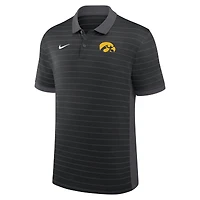 Polo Nike noir Dri-FIT pour homme, coupe début de saison 2025, Iowa Hawkeyes, avec rayures Victory Sideline
