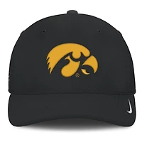 Casquette Nike noire pour homme Iowa Hawkeyes 2026 Sideline Practice AeroBill Swooshflex Dri-FIT