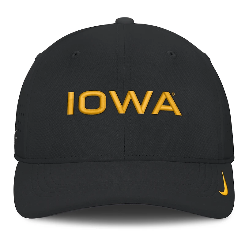 Casquette Nike noire Iowa Hawkeyes Gameday Aerobill Swooshflex Dri-FIT pour homme