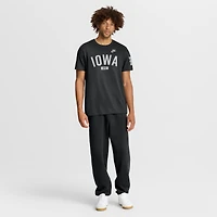 T-shirt Nike noir Iowa Hawkeyes Legacy Arch pour homme