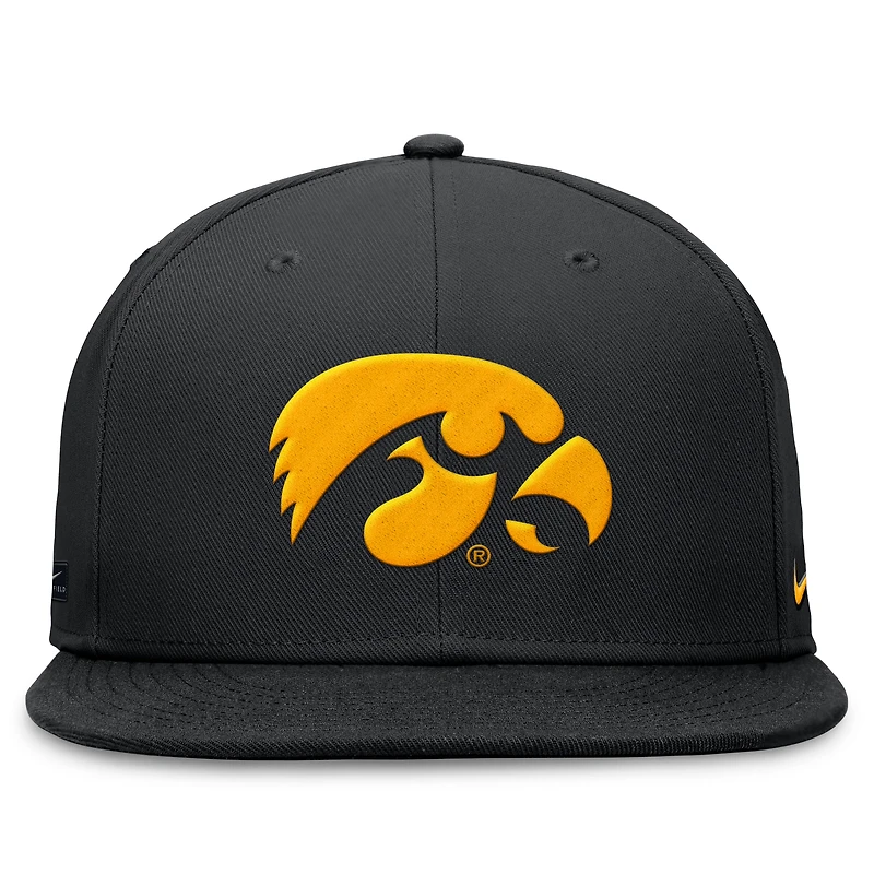Men's Nike Black Iowa Hawkeyes On-Field Pro Fitted Hat