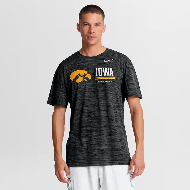 T-shirt Nike noir Iowa Hawkeyes Sideline Velocity Dri-FIT pour homme