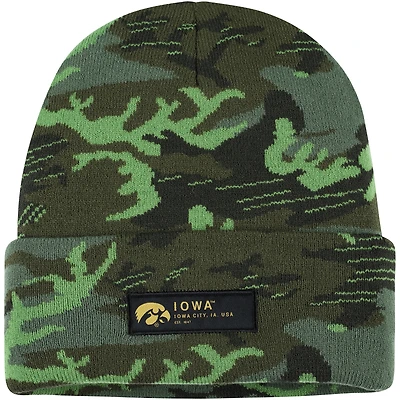Bonnet en tricot à revers Nike Iowa Hawkeyes Veterans Day Camo pour homme