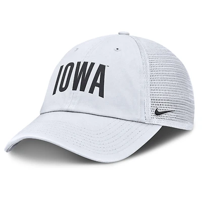 Casquette ajustable Nike blanche Iowa Hawkeyes Club Campus Trucker pour homme