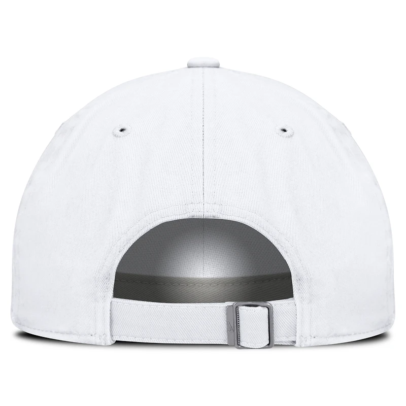 Casquette ajustable Nike Iowa Hawkeyes Core Club Mascot Wordmark pour homme, blanche