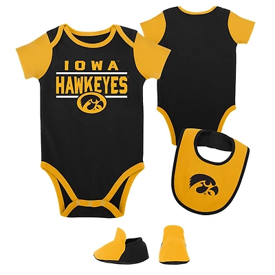 Ensemble trois pièces body, bavoir et chaussons Iowa Hawkeyes Home Field Advantage noir pour nouveau-né bébé