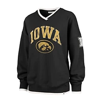 Sweat-shirt à col en V Clubhouse Daze Eighty '47 Black Iowa Hawkeyes pour femme