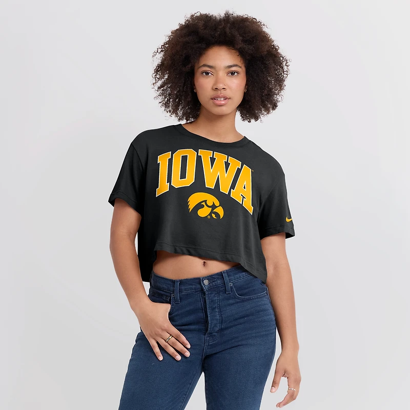 T-shirt court Nike Iowa Hawkeyes Athletic Prep Arch Dri-FIT noir pour femme
